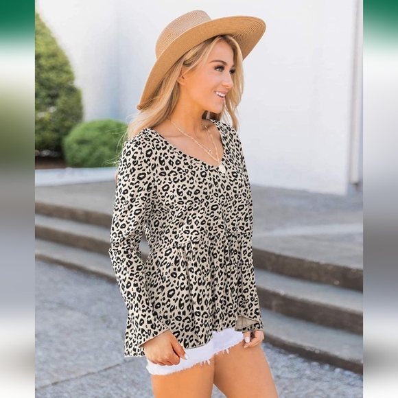 Leopard Print peplum top - Picture 2 of 4